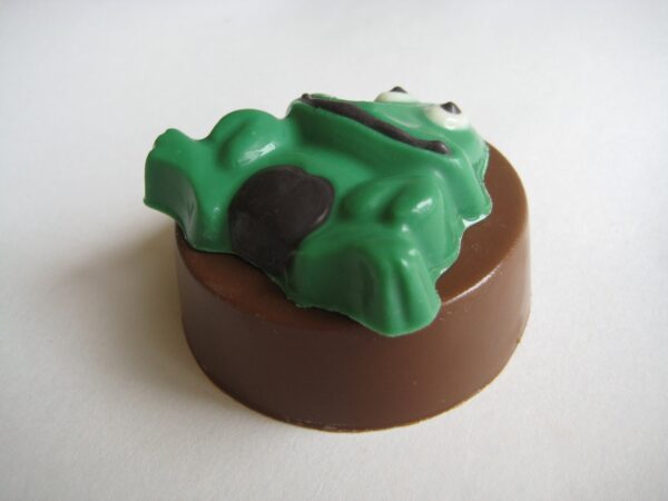 12-Frog Chocolate Covered Oreos - Image 2