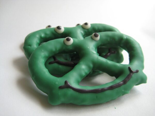 12-Smiling Frog Chocolate Covered Pretzels