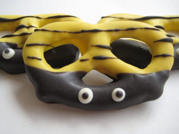 12-Bumble Bee Chocolate Covered Pretzels For Birthday Favors/Shower Favors/Party Favors
