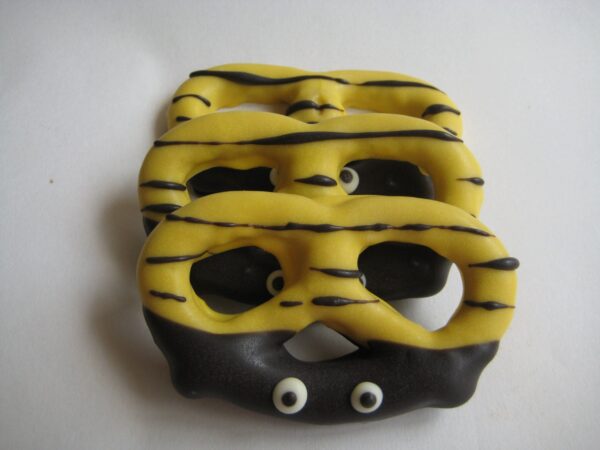 12-Bumble Bee Chocolate Covered Pretzels For Birthday Favors/Shower Favors/Party Favors - Image 3