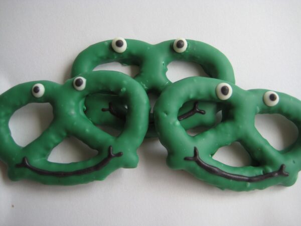 12-Smiling Frog Chocolate Covered Pretzels - Image 2