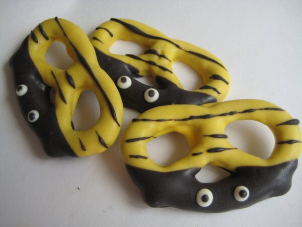 12-Bumble Bee Chocolate Covered Pretzels For Birthday Favors/Shower Favors/Party Favors - Image 5