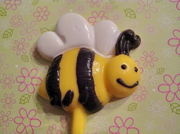 12-Buzzing Bumble Bee Chocolate Lollipop Favors - Image 2