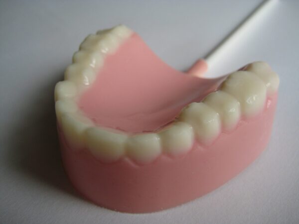 12-Teeth/Denture Chocolate Lollipops - Image 3