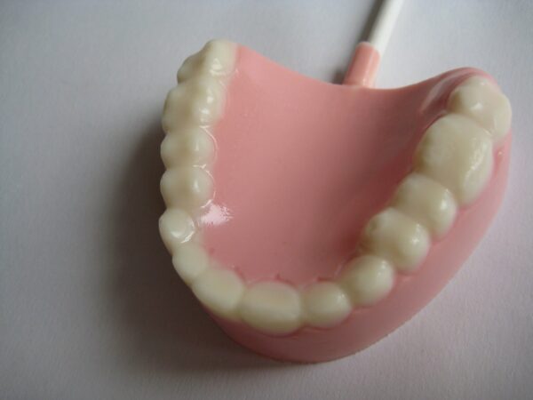12-Teeth/Denture Chocolate Lollipops - Image 4