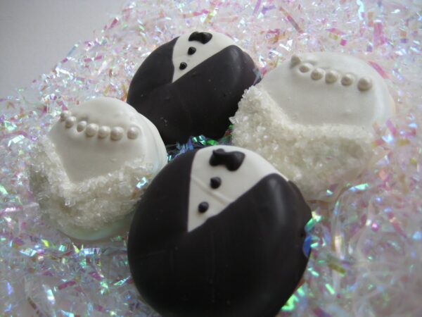 24-Bride and Groom Chocolate Covered Oreos (12 sets) - Image 4