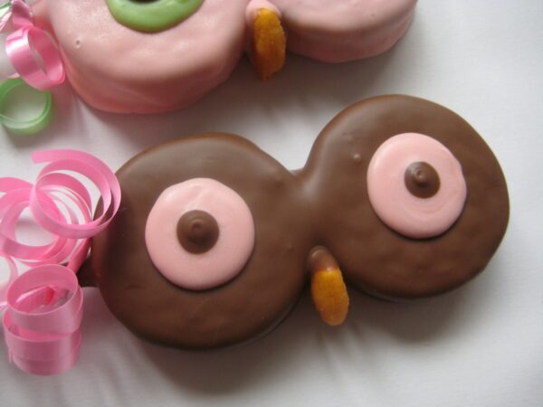 12-Owl Eyes-DOUBLE Chocolate Covered Oreo Pops - Image 3