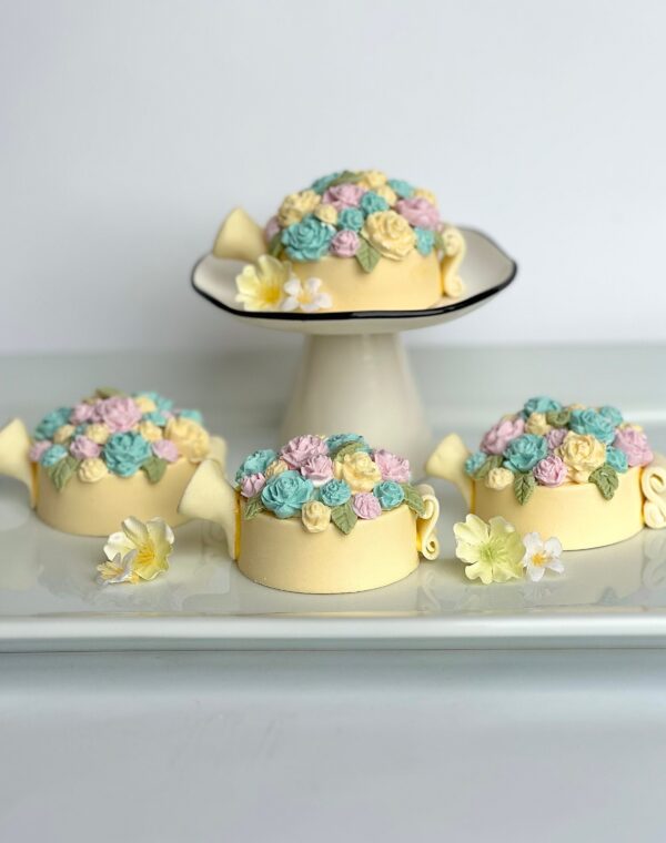 6-Watering Can Chocolate Covered Oreo Favors For Garden Party/Birthday Party/Baby Shower/Garden Flowers
