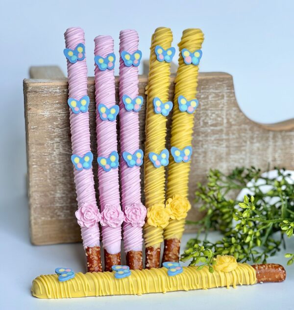 12-Butterfly Chocolate Covered Pretzels For Birthday Party/Wedding Favor/Shower Favors/Party Favors