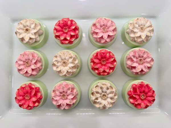 12-Flower Chocolate Covered Oreo Favors - Image 3