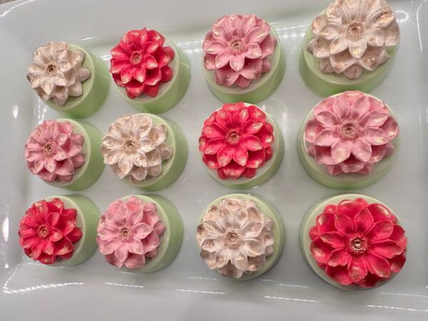 12-Flower Chocolate Covered Oreo Favors - Image 8