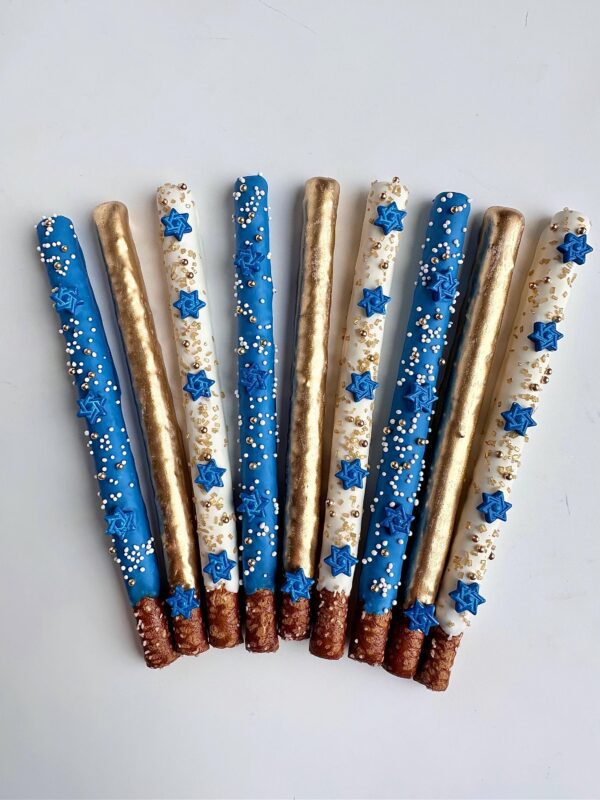 12-Hanukkah Chocolate Covered Pretzel Rods/Hanukkah School Party Favors/Hanukkah Dessert/Hanukkah Gift - Image 3