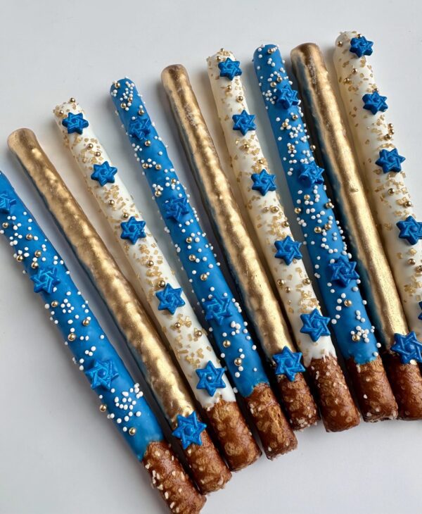 12-Hanukkah Chocolate Covered Pretzel Rods/Hanukkah School Party Favors/Hanukkah Dessert/Hanukkah Gift - Image 4