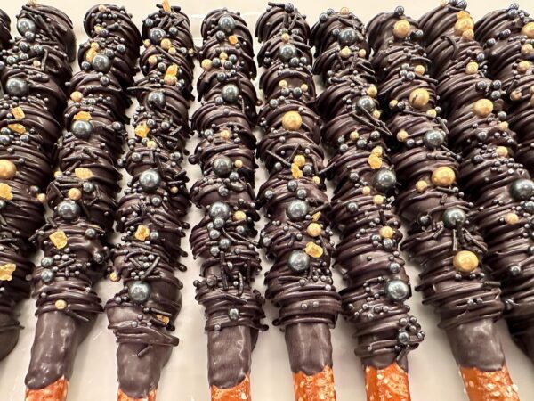 12-Black and Gold Chocolate Covered Caramel Pretzels For Wedding/Wedding Shower/Birthday/Baby Shower/Party Favors - Image 6