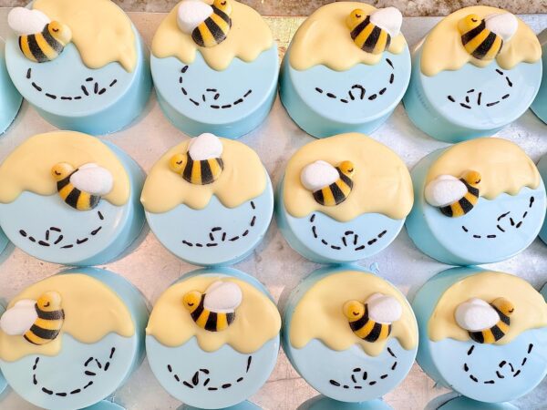 12-Honey Bee Decorated Chocolate Covered Oreos For Baby Shower/Baby Boy/Baby Girl - Image 3