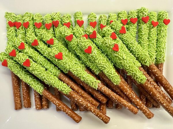 12-Grinch Chocolate Covered Pretzels/Stocking Stuffers/Party Favors/School party/Christmas gift