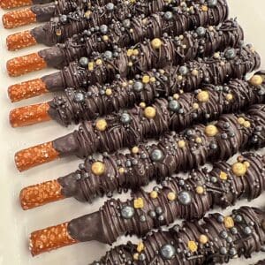 12-Black and Gold Chocolate Covered Caramel Pretzels For Wedding/Wedding Shower/Birthday/Baby Shower/Party Favors