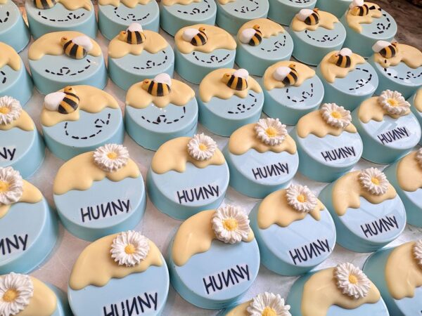 12-Honey Bee Decorated Chocolate Covered Oreos For Baby Shower/Baby Boy/Baby Girl - Image 4
