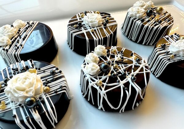 12-Black & White Chocolate Covered Oreos For Wedding Favors/Birthday Favors/Part Favors - Image 4